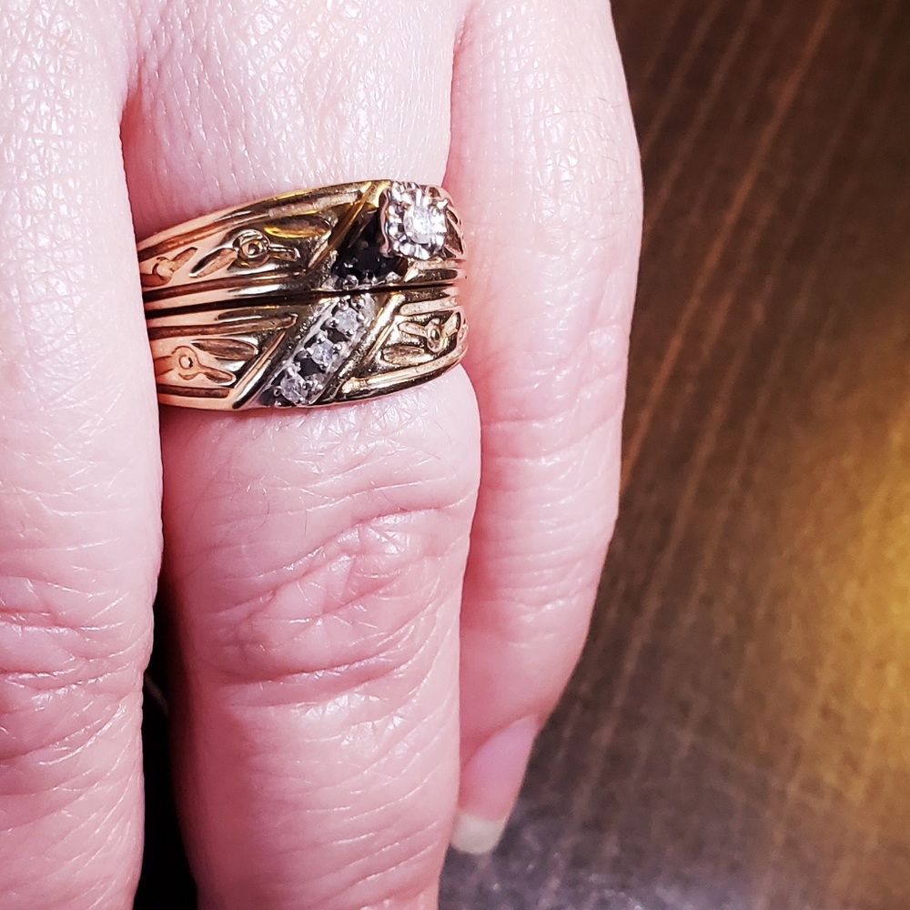 Women's rings size 8 10k each one.